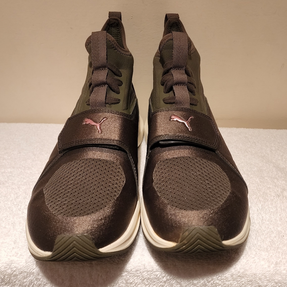 PUMA Sneakers